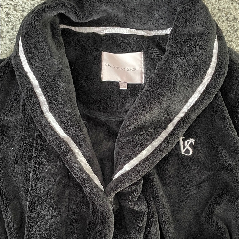 Cozy Plush Victoria Secret black robe women’s size medium - Picture 2 of 5